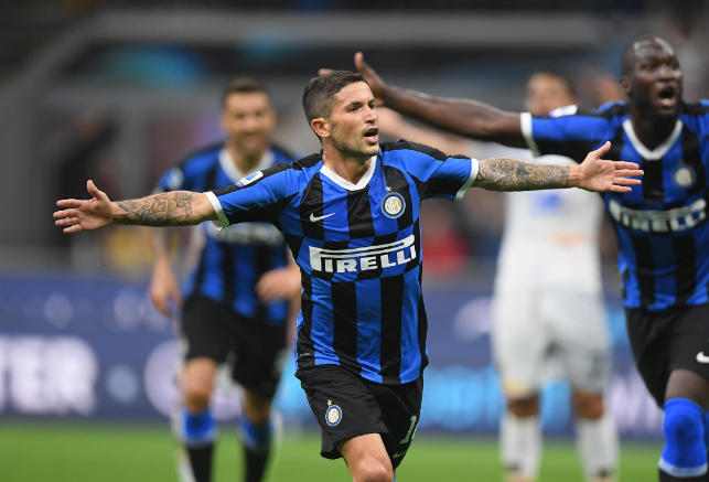 潘德夫：范戴克那次手球应该是点球，裁判决定了比赛的结果（潘德夫不满判罚：范戴克手球该判点，裁判左右了胜负）