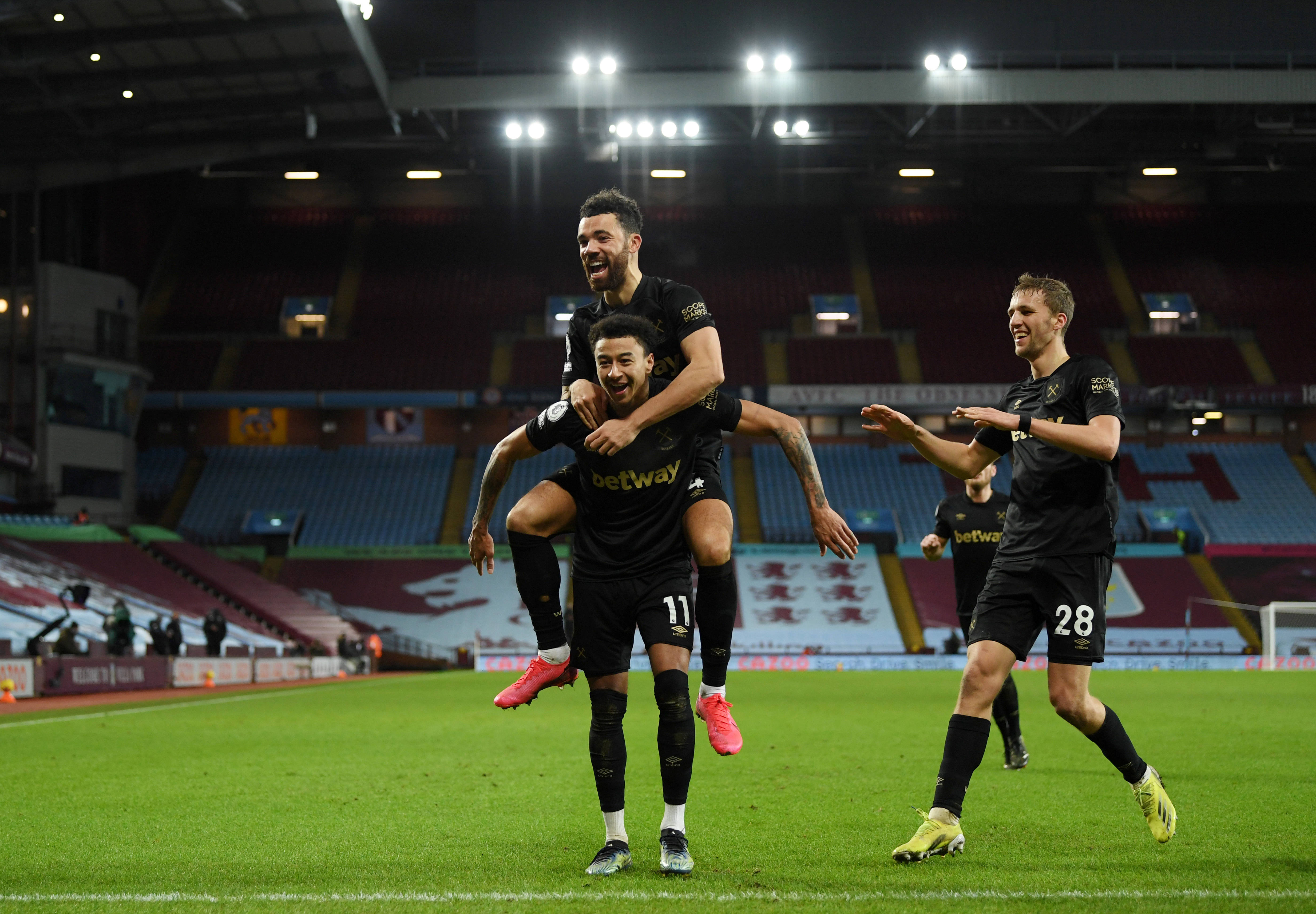 球队终于找到了最适合的体系（球队总算找到最合拍的体系）