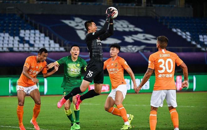 斯帕莱蒂：丢球前踢得像教科书一样死板；伊尔迪兹在顶级之上（斯帕莱蒂：失球前打法过于教条；伊尔迪兹已超顶级水平）