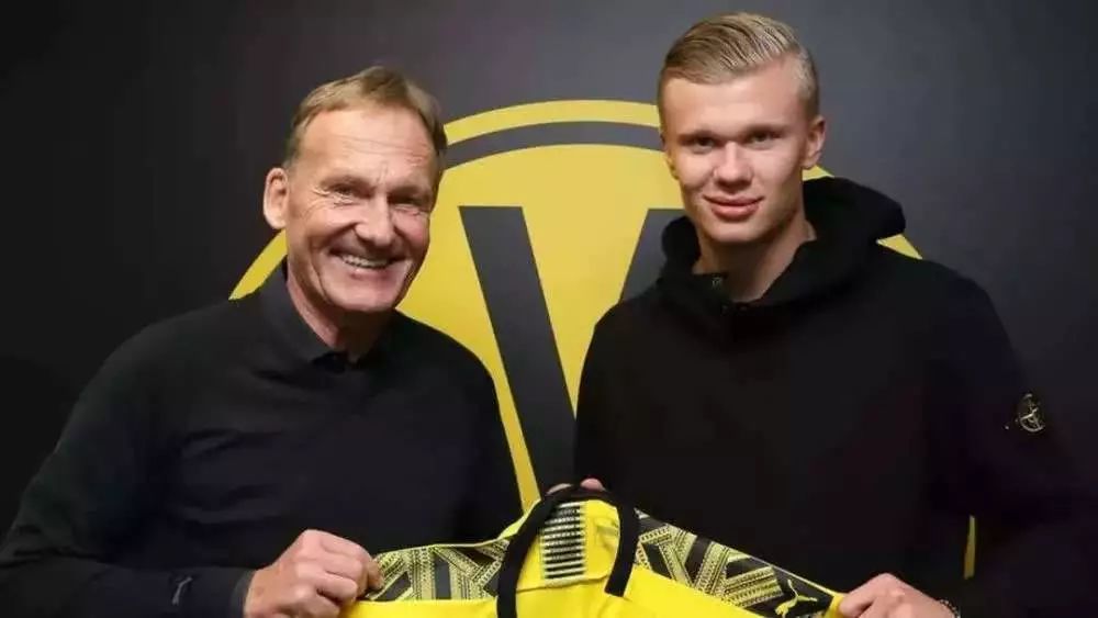 王哲林17分 CBA俱乐部杯上海男篮111-72战胜四川 杜智博23分（CBA俱乐部杯：上海男篮111-72大胜四川，王哲林17分、杜智博23分）