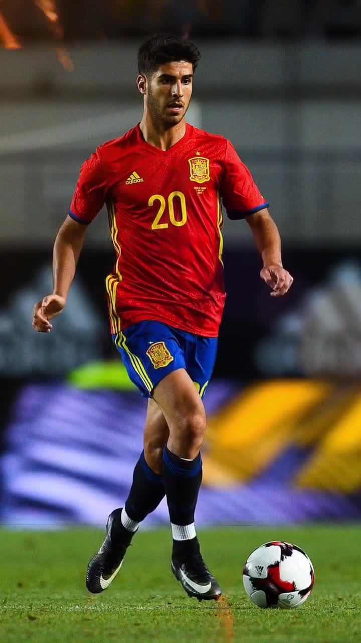 邦马蒂：佩德里是名顶级球员，但在各类奖项上的认可度却很低（邦马蒂：佩德里是顶尖球员，却在奖项评选中常遭低估）