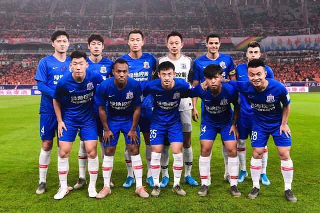 34胜2平，拜仁欧冠小组／联赛阶段主场36场不败（拜仁欧冠小组赛／联赛阶段主场保持36场不败，战绩34胜2平）