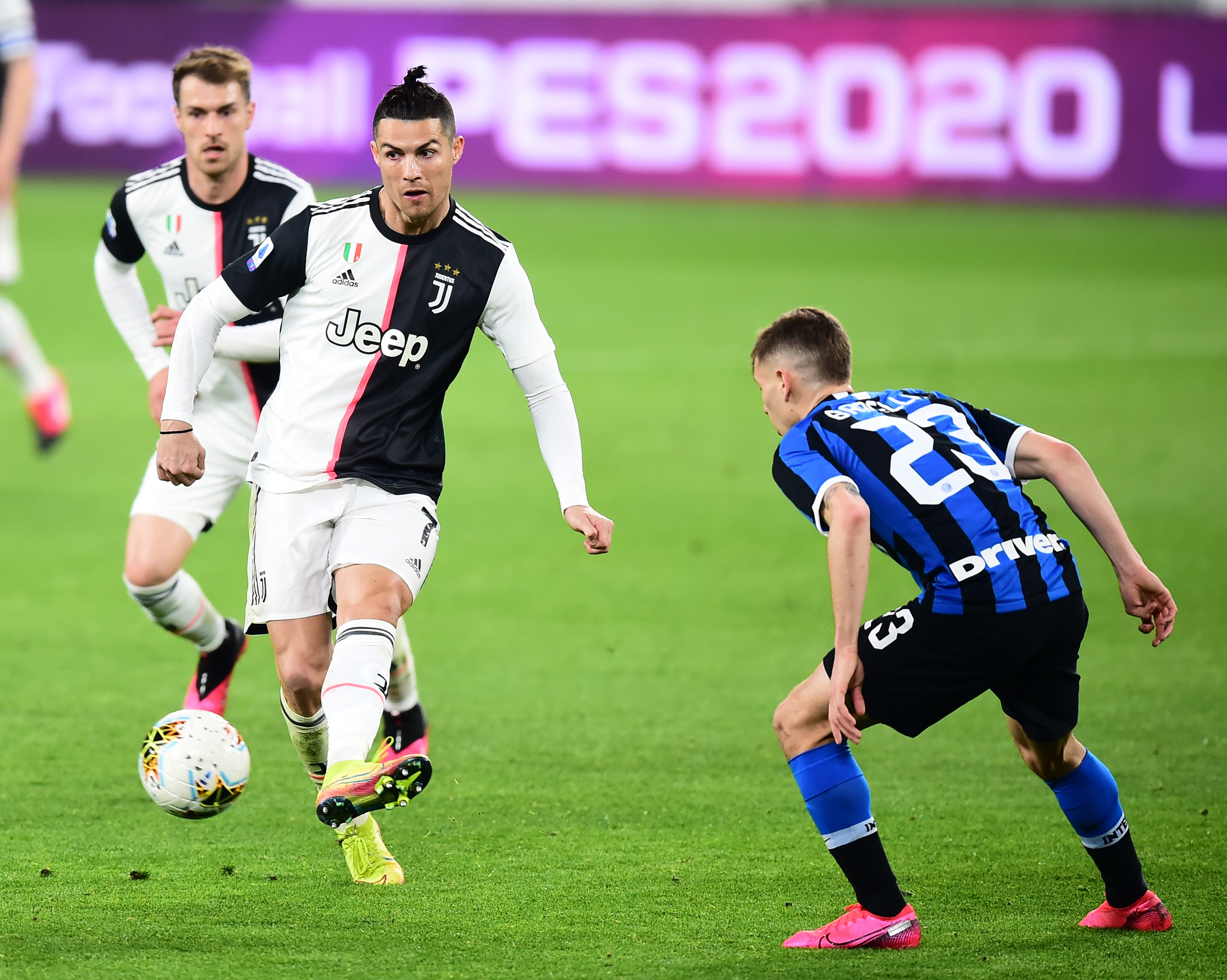 回声报评利物浦英超时代25大球星：杰拉德、萨拉赫、范戴克前三（回声报评选利物浦英超时代25位球星：杰拉德、萨拉赫、范戴克位列前三）