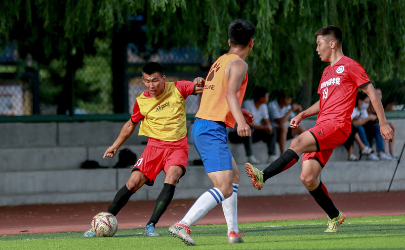穆索：国米是夺冠热门之一，这场胜利极大地提振了球队的士气（穆索：国米属于争冠热门，这场胜利显著提升了全队士气）