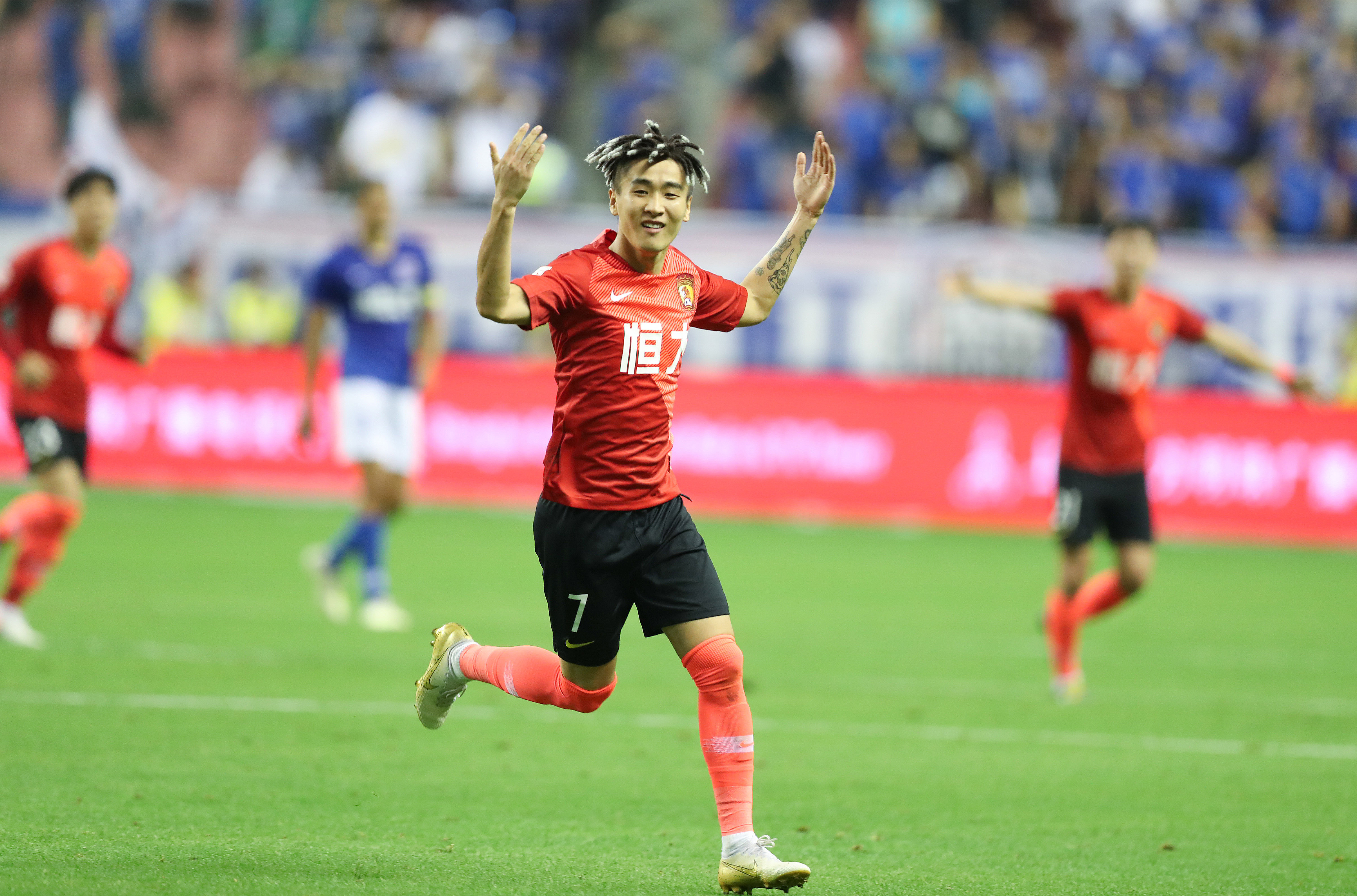 斯基拉：米兰计划激活莫德里奇续约条款，将合同延长至2027年（斯基拉：米兰拟触发莫德里奇续约条款，合同延至2027年）