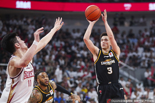 拉亚的逆袭：阿森纳新星如何挑战西班牙国家队门将格局（拉亚崛起：阿森纳门将撼动西班牙国门格局）