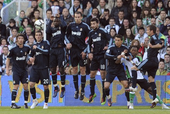 维尔茨数据：4次射门制造对方1次乌龙球，送3次关键传球（维尔茨表现：4次射门造成1粒乌龙，送出3次关键传球）