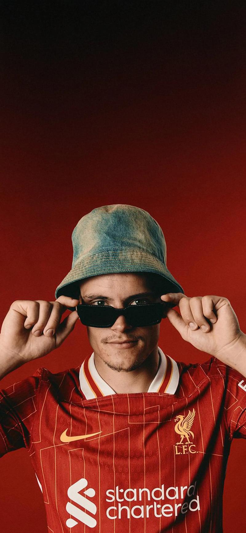 哈兰德：1-1的时候詹卢卡-曼奇尼摸我屁股，这激怒了我（哈兰德：比分1-1时詹卢卡-曼奇尼拍我臀部，这让我非常愤怒）